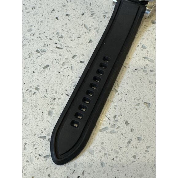 Fossil Dean Chronograph FS4613 Men’s Black Silicone Band Watch w/ Tin Box - Picture 11 of 15